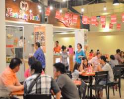 The mall is also a favorite destination for food lovers with a huge food court known as Food Park where you can enjoy delicious cuisines after a hecti